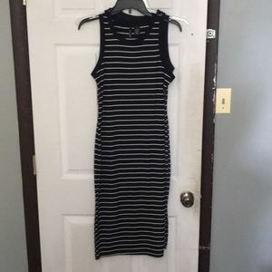 Bodycon black and white dress